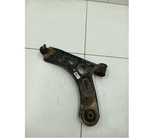 Рычаг подвески передний левый