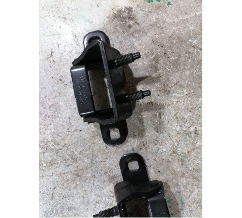 Комплект петель двери крышки багажника 2 шт.