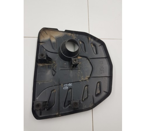 Декоративная накладка двигателя