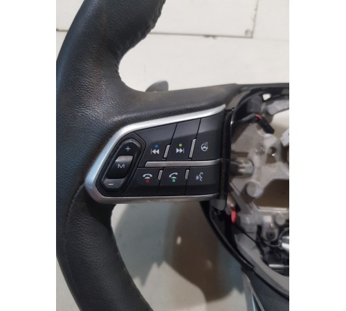 Рулевое колесо (руль) с многофунциональными кнопками