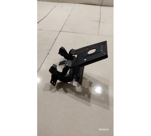 Кронштейн(крепление) механизм подъема подлокотника