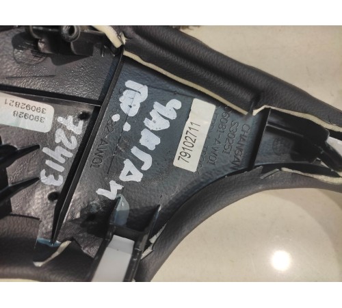 накладка торпеды (правая)