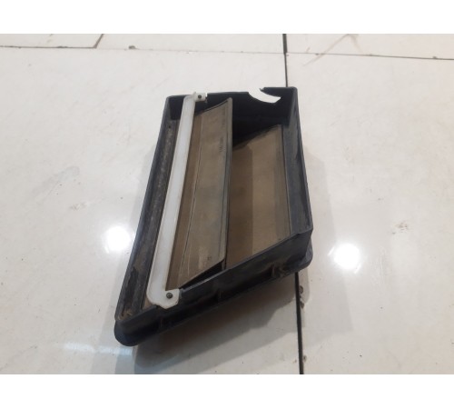 Клапан вентиляции(задний левый)