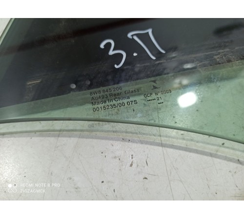 Стекло двери (заднее правое)