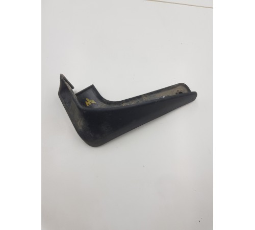 Брызговик задний правый