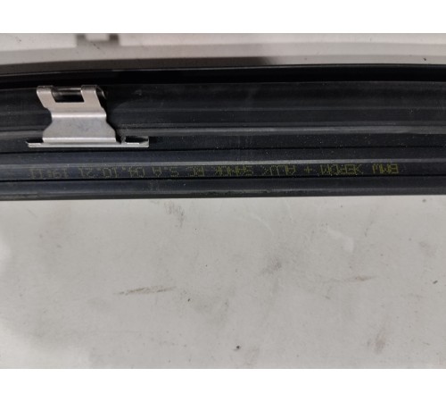 Уплотнитель стекла (передний правый внутренний)