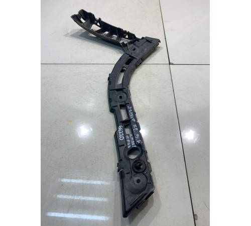 Кронштейн заднего бампера (правый)