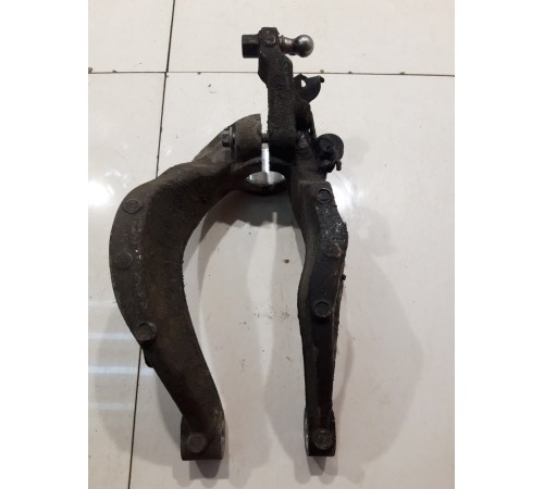 Кронштейн амортизатора (передний, правый)