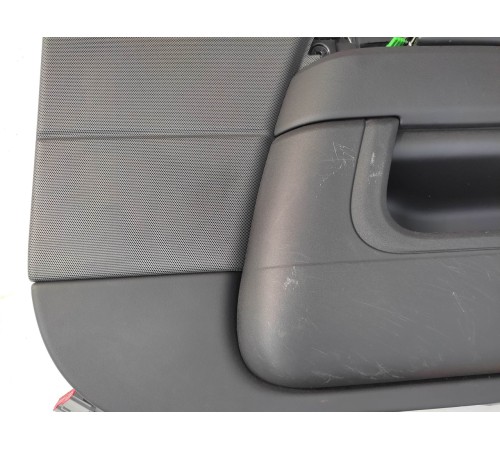 Обшивка двери(передняя правая)