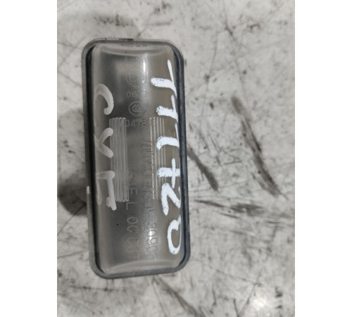 Плафон подсветки номера левый