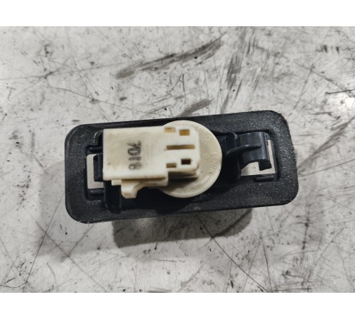 Плафон подсветки номера левый