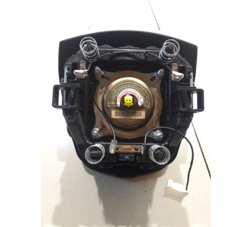 Подушка безопасности водителя