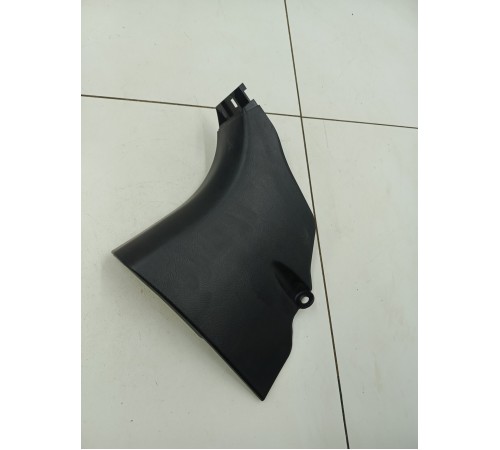 Обшивка стойки передняя правая