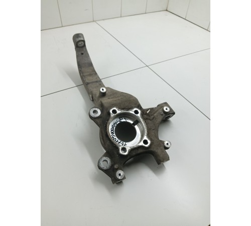 Кулак поворотный передний левый