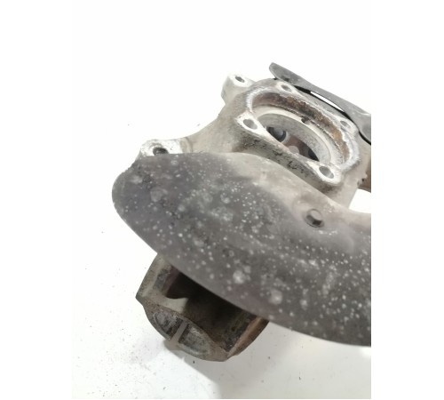 Кулак поворотный передний левый