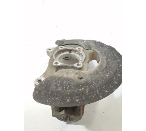 Кулак поворотный передний левый