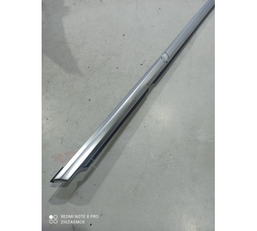 Уплотнитель стекла (передний правый наружный)