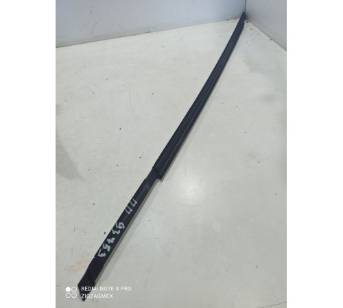 Уплотнитель стекла (передний правый наружный)