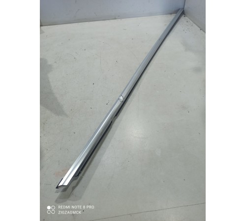 Уплотнитель стекла (передний правый наружный)