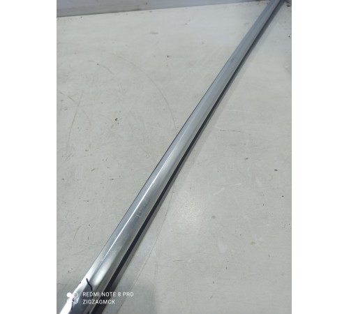 Уплотнитель стекла (передний правый наружный)