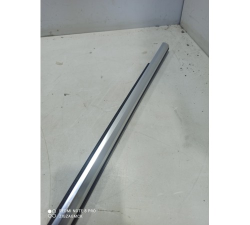 Уплотнитель стекла (передний правый наружный)