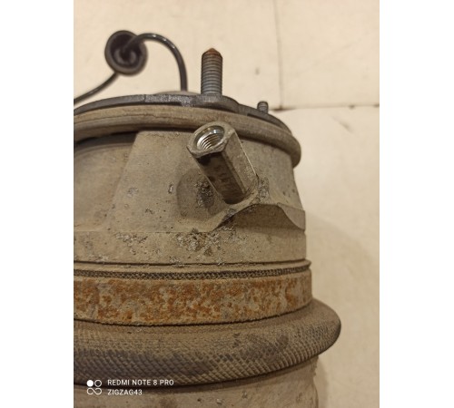 Пневмостойка(передняя левая)