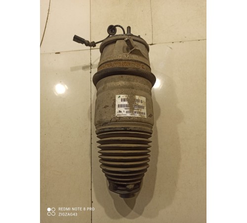 Пневмостойка(передняя левая)