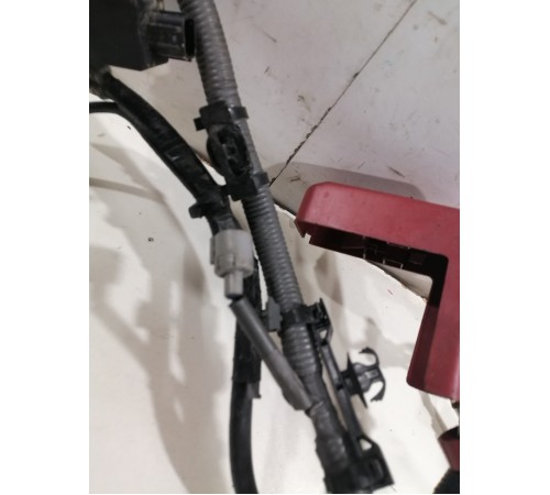 Клемма плюсовая