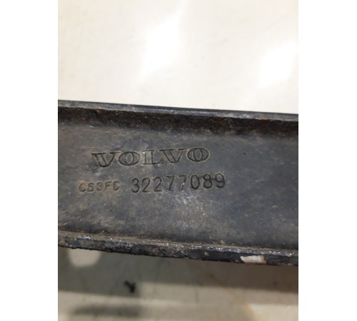 Кронштейн защиты поддона