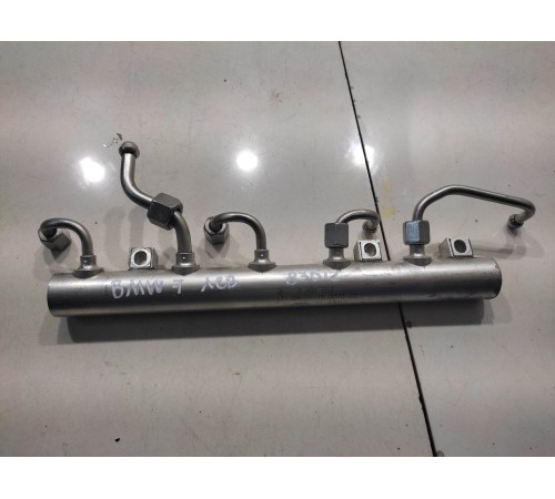 Топливная рампа (левая)