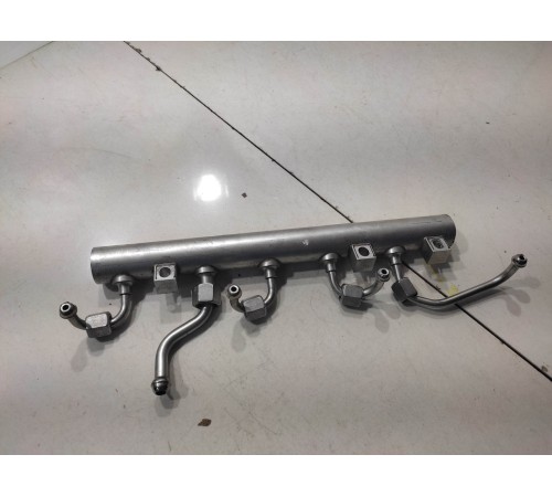 Топливная рампа (левая)