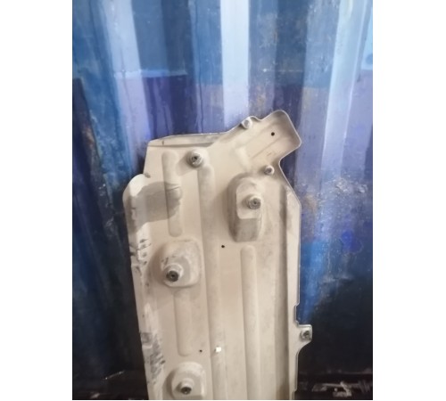 Защита днища левая