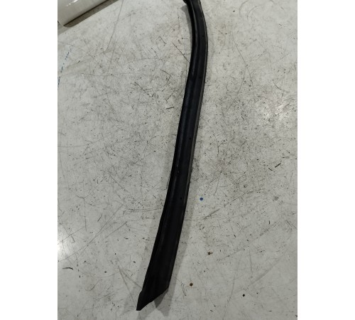 Уплотнитель стекла задний левый внутренний