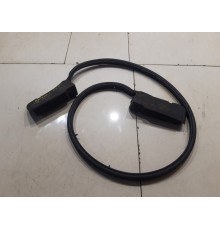 Уплотнительная резинка планки под лобовое стекло