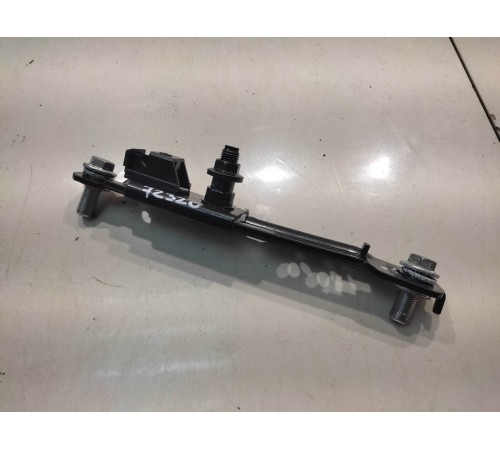 крепление регулировки ремня безопасности (переднее левое)