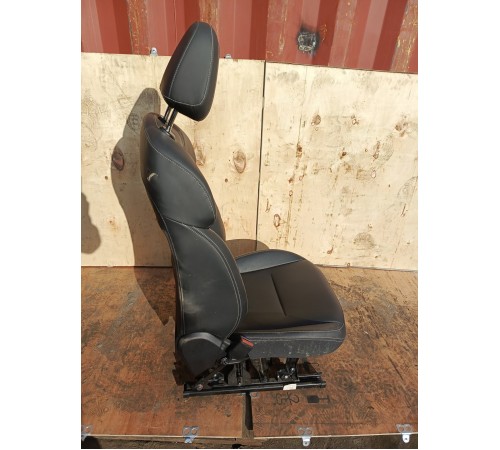 Сиденье переднее левое