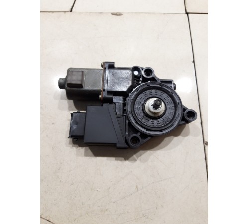 Моторчик стеклоподъемника (задний правый)