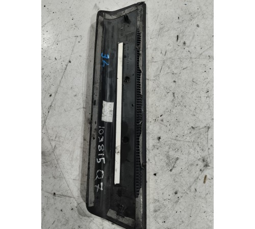Накладка порога (задняя левая)