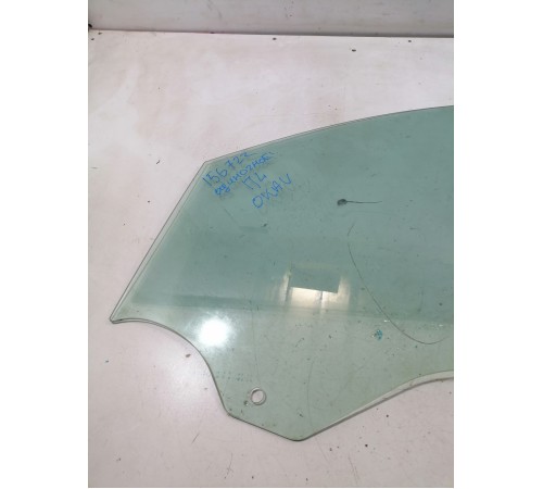 Стекло двери переднее левое