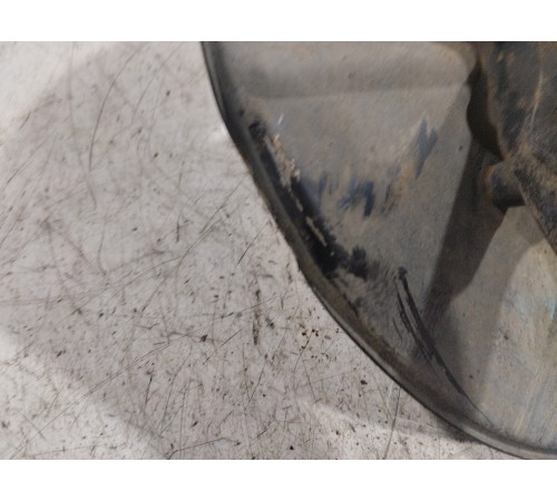 Кулак поворотный передний правый