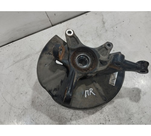 Кулак поворотный передний правый