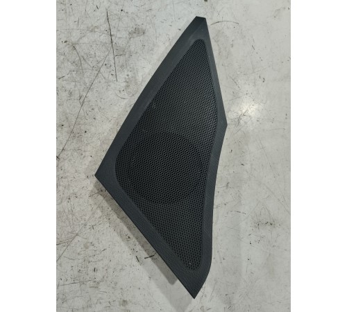 Накладка торпедо под динамик левая