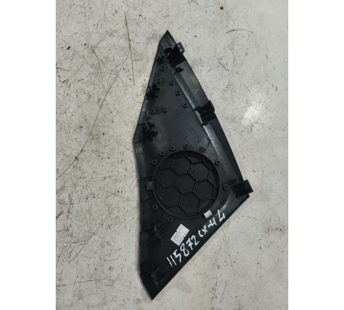 Накладка торпедо под динамик левая