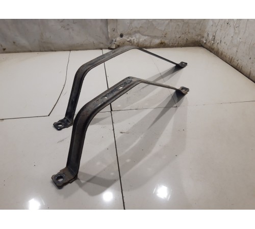 Комплект креплений топливного бака (2 шт.)