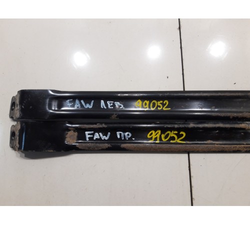 Комплект креплений топливного бака (2 шт.)