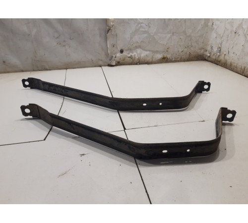 Комплект креплений топливного бака (2 шт.)