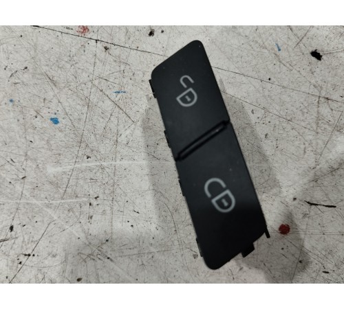 Кнопка центрального замка (передняя, левая)