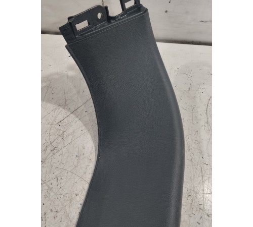 Обшивка крышки багажника левая