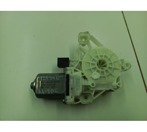 Моторчик стеклоподъёмника задний левый