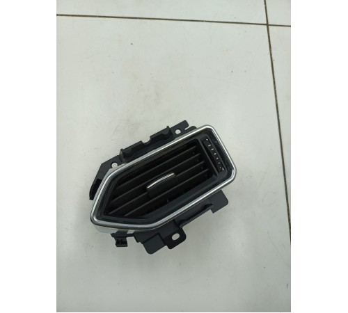 Дефлектор воздушный левый